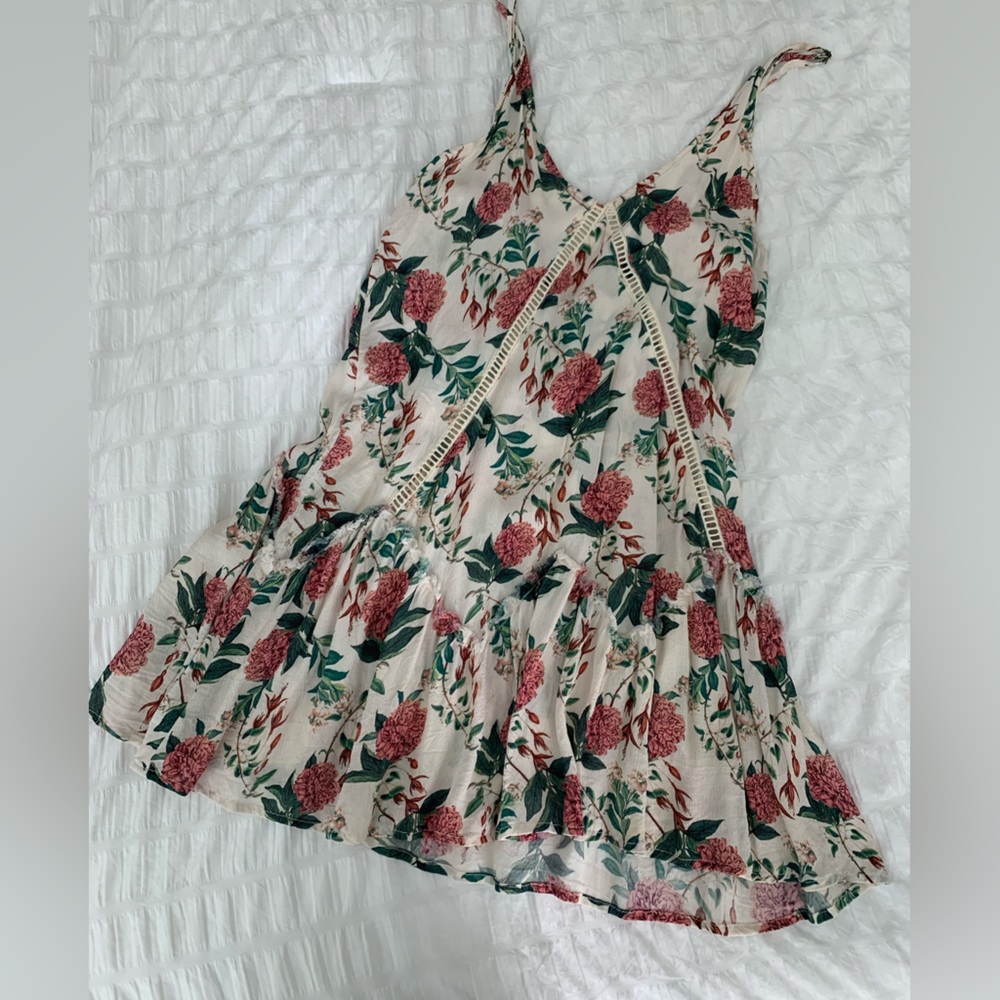 Beach Riot mini floral dress size M fits like a S